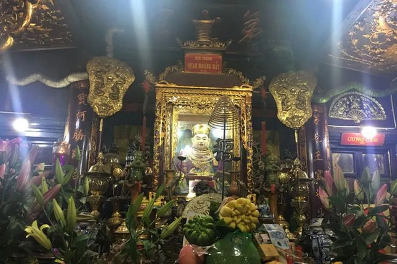 Văn khấn ông Hoàng Bảy để xin lộc đã thông dụng từ lâu